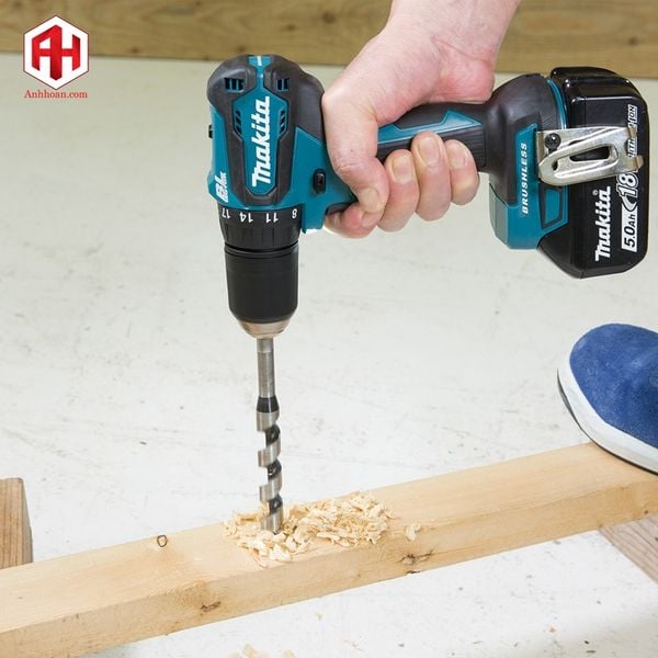 máy khoan makita vặn vít ddf483