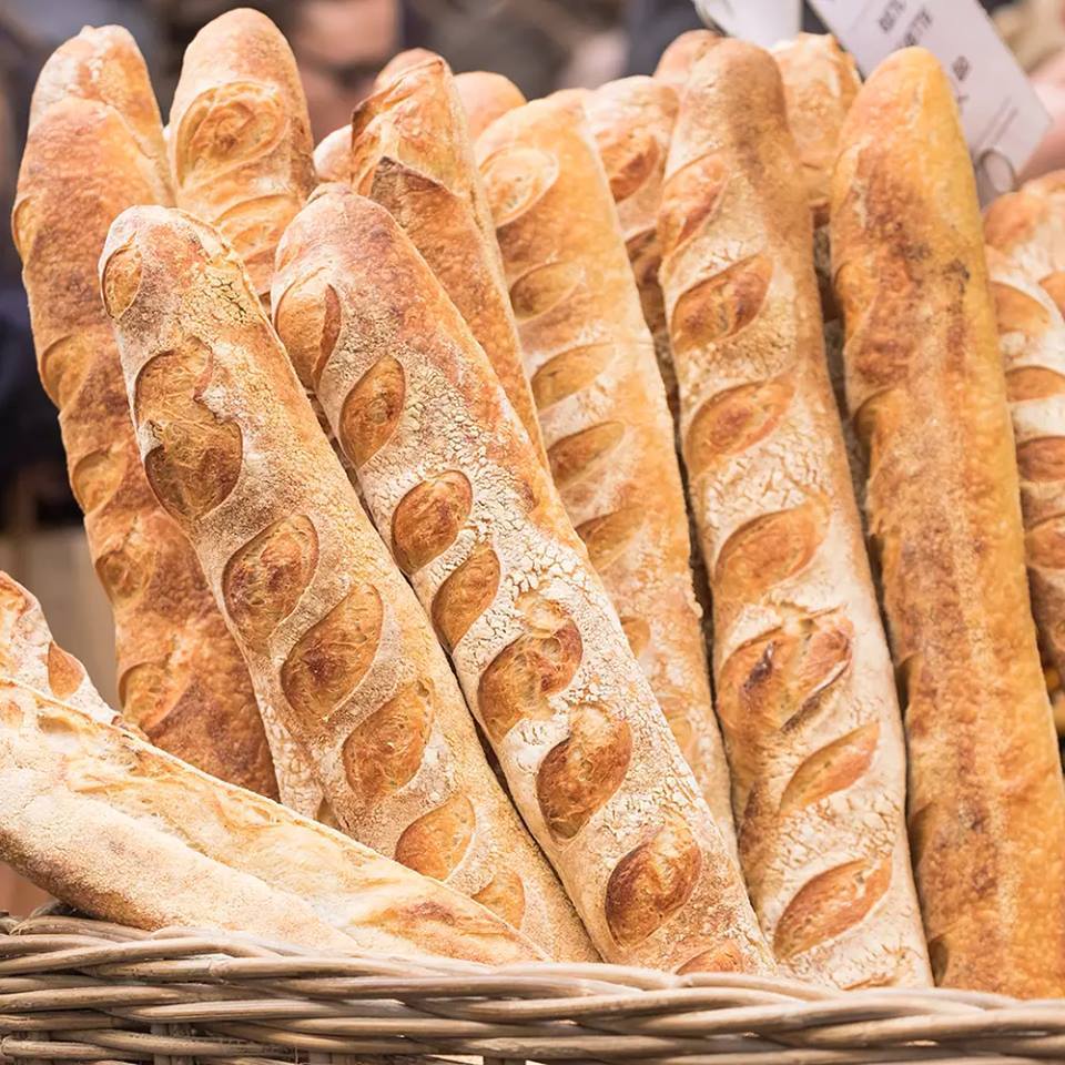 BÁNH MÌ BAGUETTE – BIỂU TƯỢNG ẨM THỰC PHÁP BÁNH MÌ BAGUETTE – BIỂU TƯỢNG ẨM THỰC PHÁP