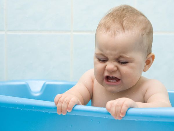 Bạn đang hại con cái khi chọn sữa tắm, dầu gội có 13 chất độc này