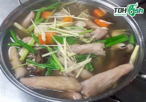 bao tử hầm tiêu xanh rau củ