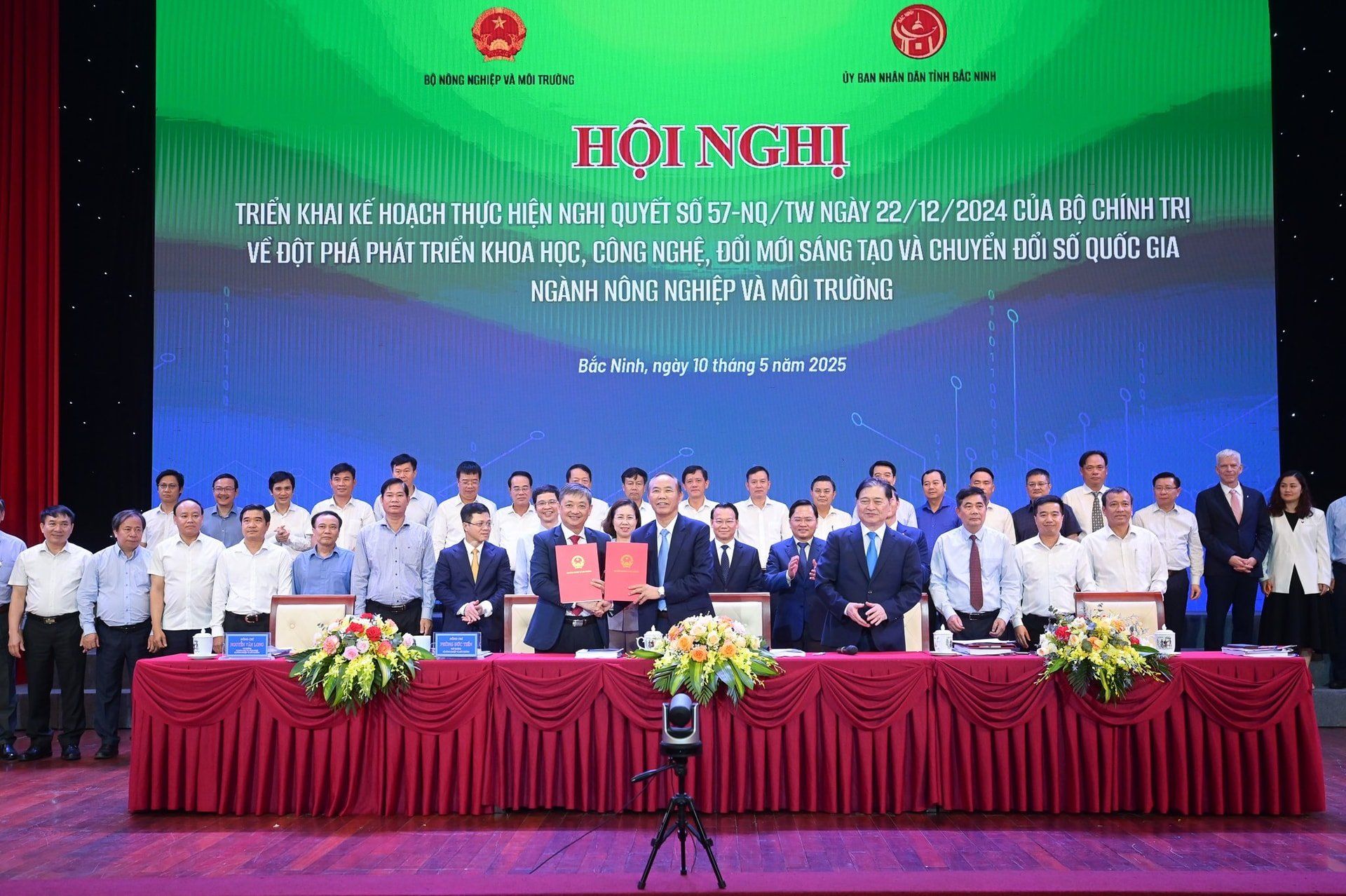 Khoa học, công nghệ - “chìa khóa” phát triển bền vững nông nghiệp và môi trường