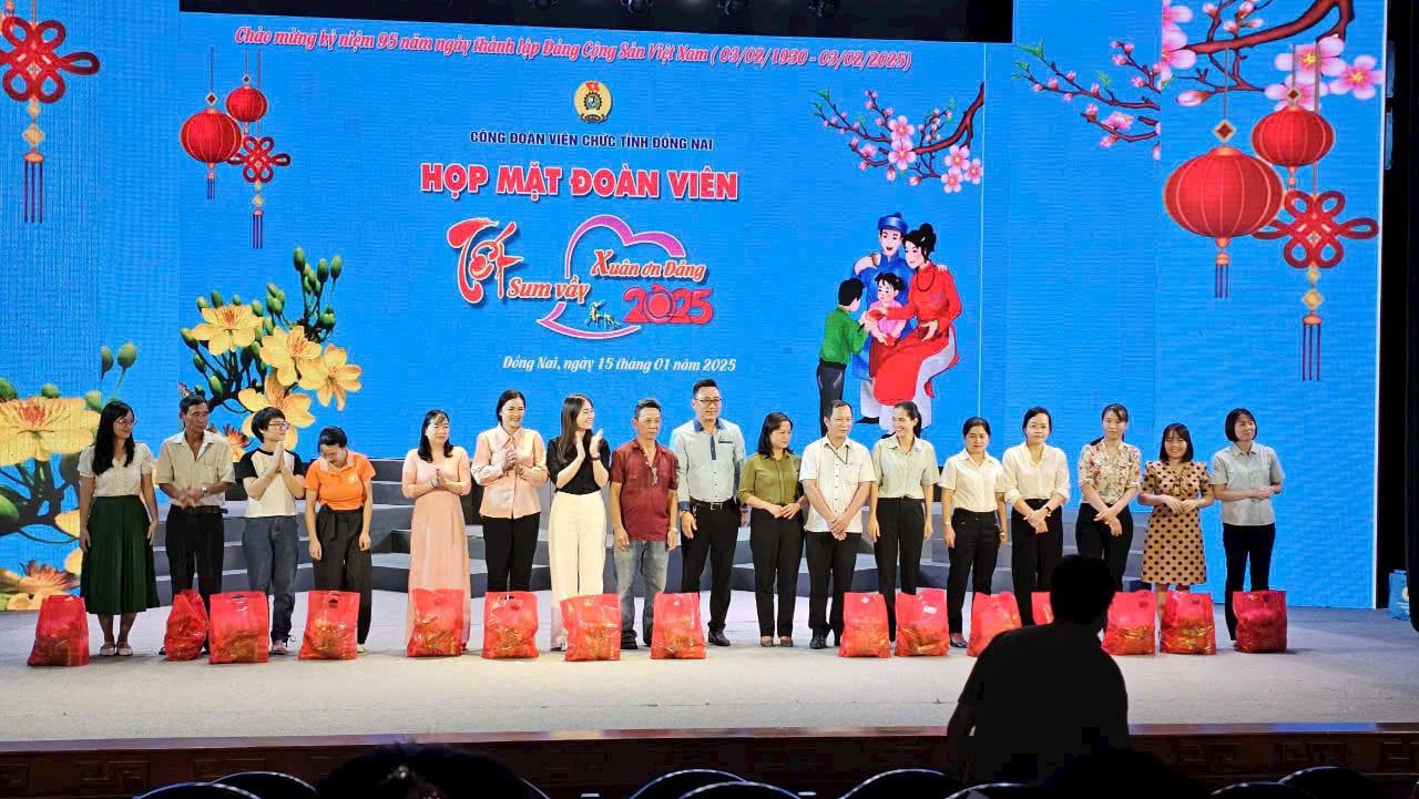 TRAO TẶNG QUÀ TẾT CHO CÔNG ĐOÀN VIÊN CHỨC TỈNH ĐỒNG NAI – XUÂN YÊU THƯƠNG 2025