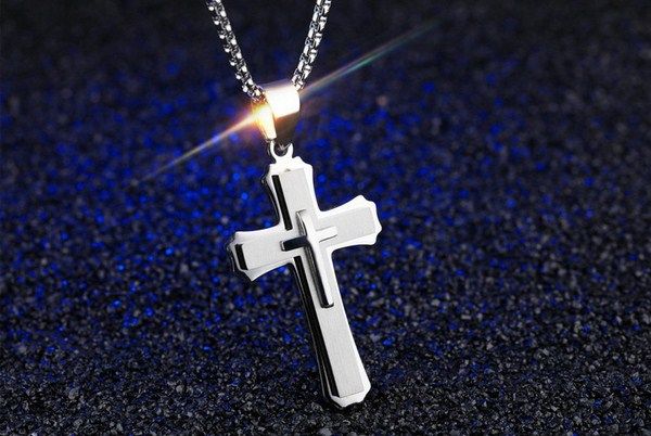 Xu hướng trang sức dây chuyền bạc nam hình thánh giá