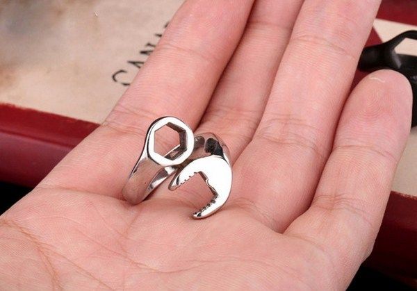 Cách lựa chọn nhẫn inox cho nam