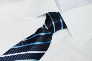 Cà vạt bản nhỏ Việt Tiến