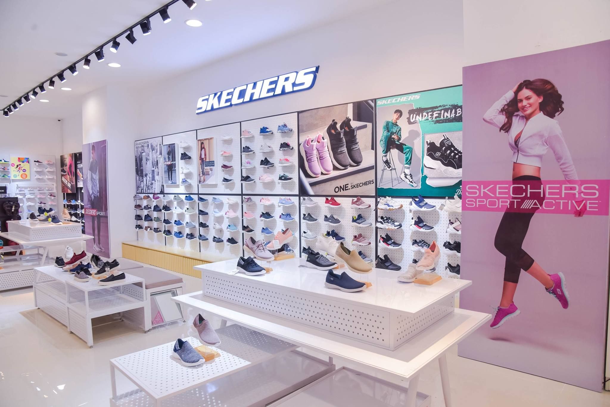Giới thiệu thương hiệu giày Skechers Việt Tiến