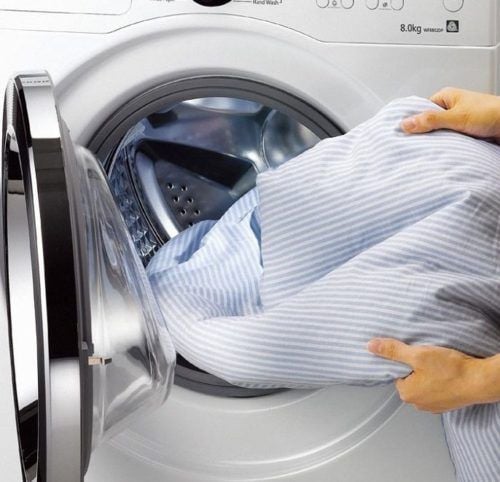 Cách bảo quản áo sơ mi caro Việt Tiến khi giặt bằng máy