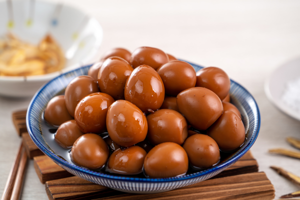 Mẹo làm trứng kho dân dã ai cũng mê