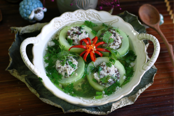 Cách nấu canh bầu nhồi thịt ngọt mát