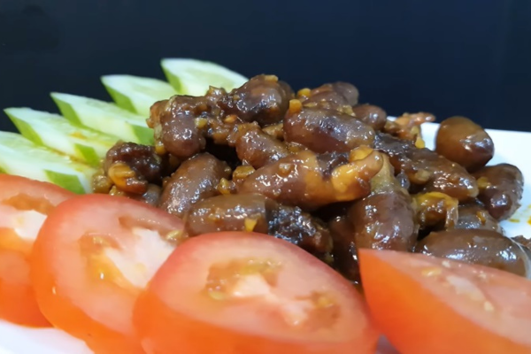 Hao cơm với món tim gà khìa nước dừa đậm đà, bắt vị