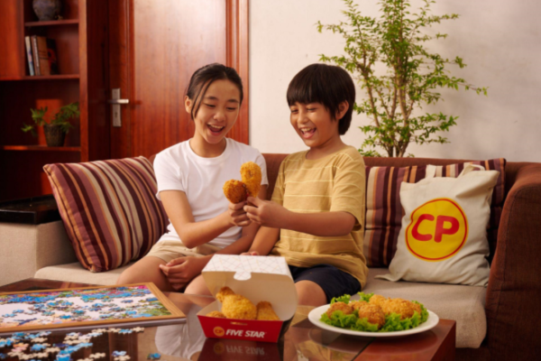 C.P. Việt Nam cùng người tiêu dùng chuẩn bị mâm cơm Tết