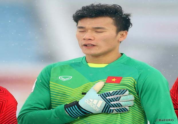 Thủ môn Bùi Tiến Dũng: Tôi và gia đình vẫn ăn thịt lợn bình thường