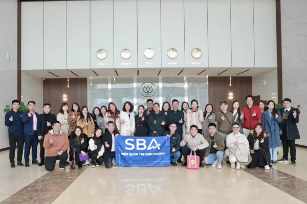 C.P.Việt Nam - Chi nhánh nhà máy chế biến sản phẩm thịt Hà Nội 2 tiếp đón đoàn học viên trường Đại học Kinh tế - Đại học Quốc Gia Hà Nội đến tham quan