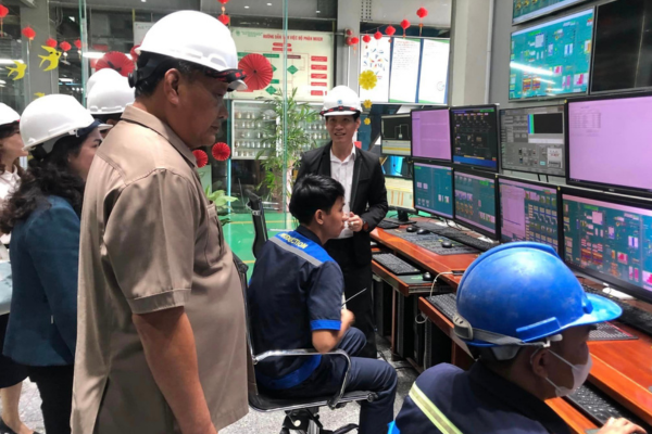 C.P. Việt Nam - Nhà máy thức ăn gia súc Bình Định vui mừng đón tiếp đoàn công tác của Phó bí thư thường trực Tỉnh ủy Bình Định đến thăm