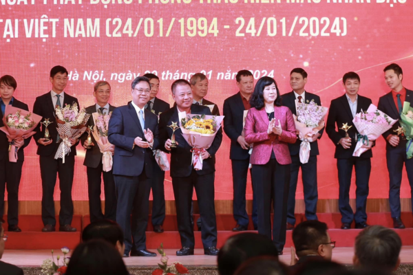 C.P. Việt Nam tham dự Lễ kỷ niệm 30 năm ngày phát động phong trào hiến máu nhân đạo tại Việt Nam