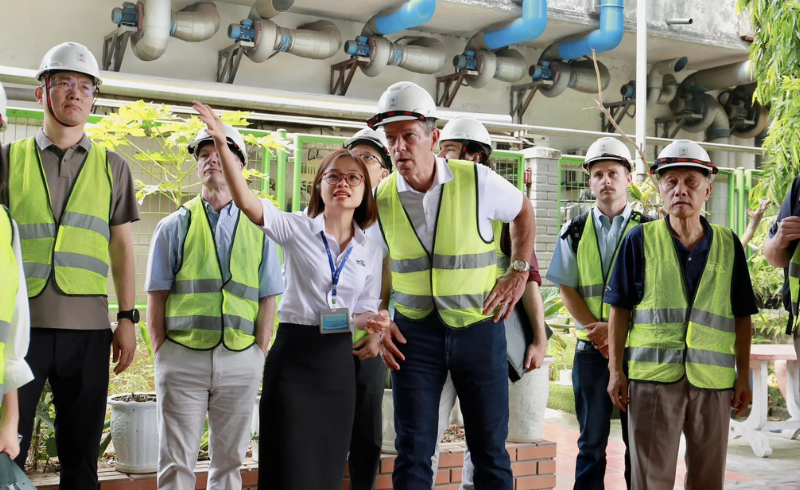 Thống đốc bang Nebraska (Hoa Kỳ) đến thăm C.P. Việt Nam