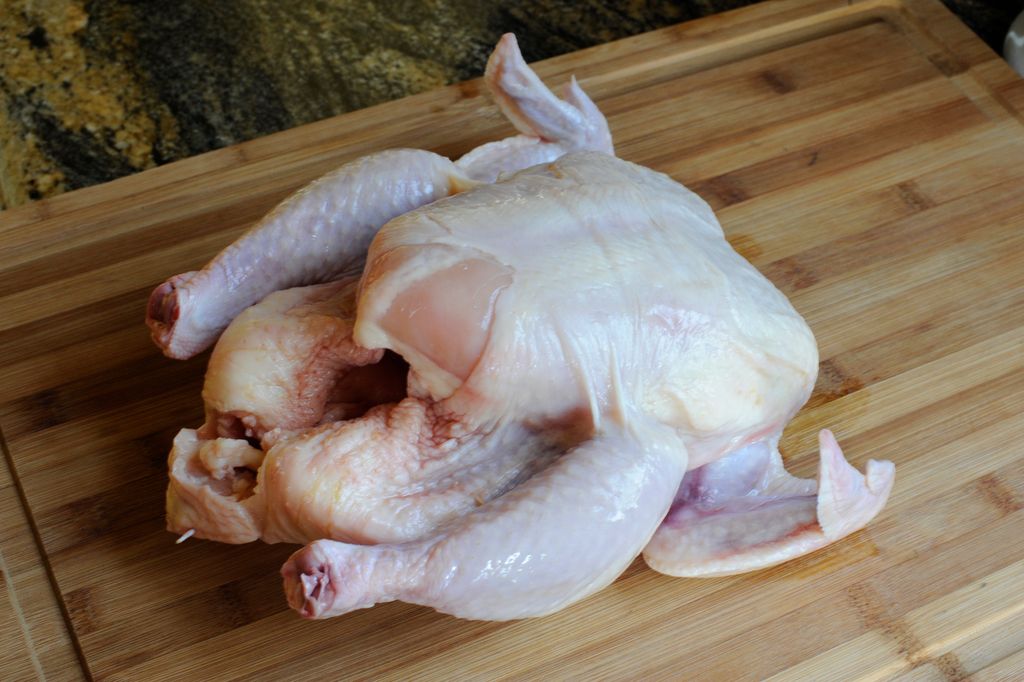 Thịt gà ngon chọn như thế nào mới chuẩn?