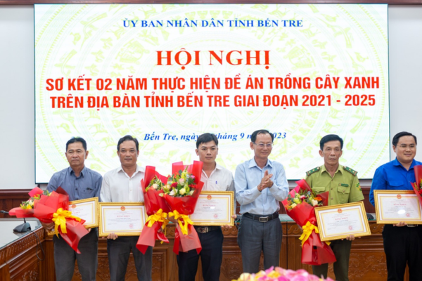 C.P VIỆT NAM THAM DỰ HỘI NGHI SƠ KẾT 2 NĂM THỰC HIỆN ĐỀ ÁN TRỒNG CÂY XANH TRÊN ĐỊA BÀN TỈNH BẾN TRE GIAI ĐOẠN 2021-2025