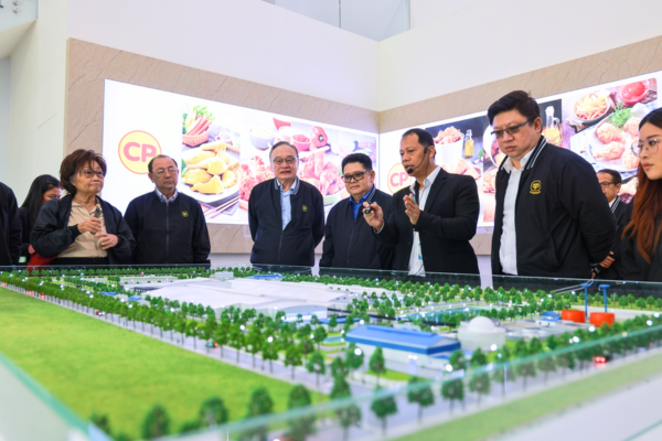 Chào mừng Chủ tịch CPF - Ông Adirek Sripratak đến thăm và làm việc tại C.P. Việt Nam