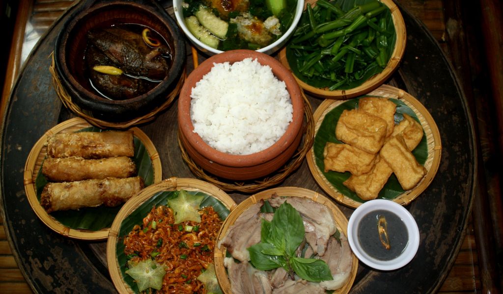 Ý nghĩa của mâm cơm truyền thống trong mỗi gia đình Việt