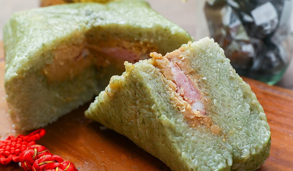 Ăn bánh chưng bị mốc có sao không?