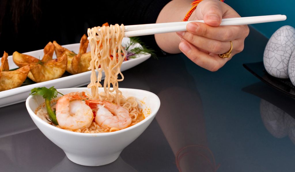 3 tips cải thiện hệ tiêu hóa sau khi ăn đêm