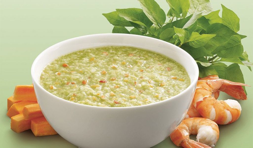 Mẹ cần lưu ý những điều gì khi cho bé ăn dặm với tôm?