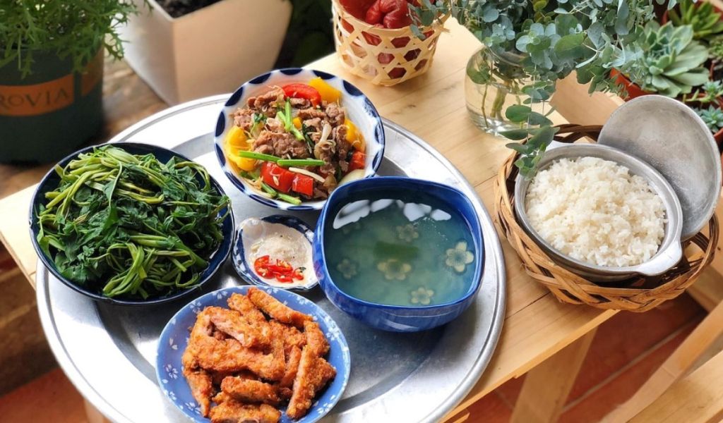 Mâm cơm gia đình: Nét truyền thống lâu đời và độc đáo của văn hóa Việt