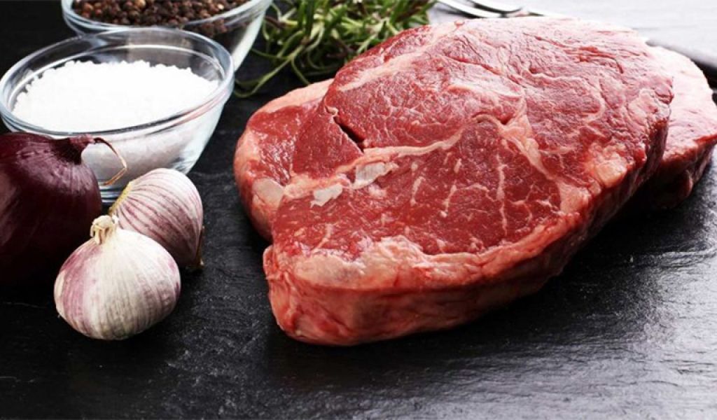 Nên cho bé ăn gì và hạn chế thực phẩm gì để tránh ốm vặt, bảo vệ sức khỏe?