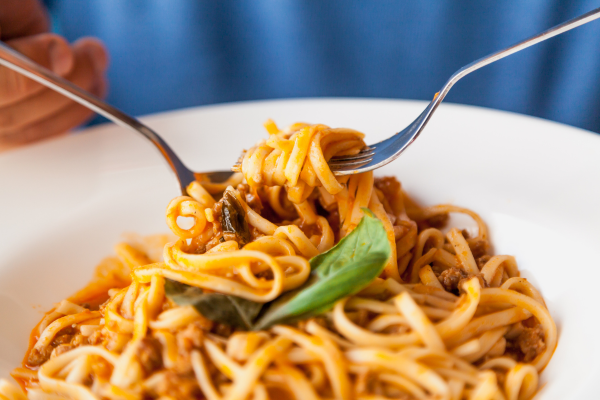 Mẹo dùng dao dĩa trên bàn tiệc để trở thành người lịch sự