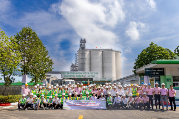 C.P. Việt Nam – Nhà máy Agro Bàu Xéo đón tiếp đoàn sinh viên trường Đại học Lâm nghiệp (phân hiệu tỉnh Đồng Nai)