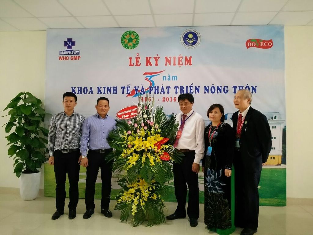 C.P. Việt Nam chúc mừng Học viện Nông Nghiệp Việt Nam nhân dịp kỉ niệm 60 năm và đón nhận huân chương Hồ Chí Minh