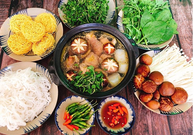 Lẩu gà nấm