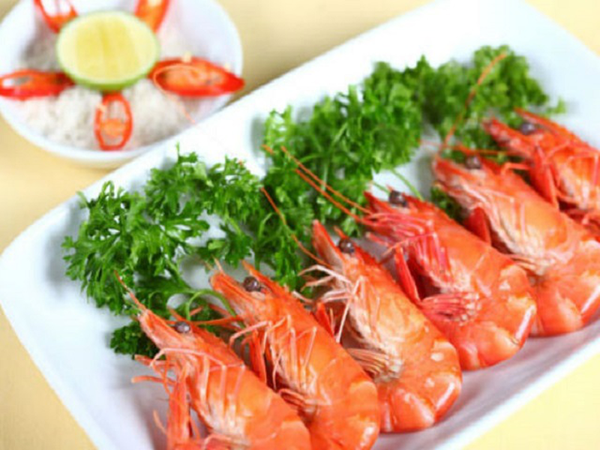 Hấp tôm đừng thêm bia, đây mới là bí quyết để có món tôm ngọt ngon