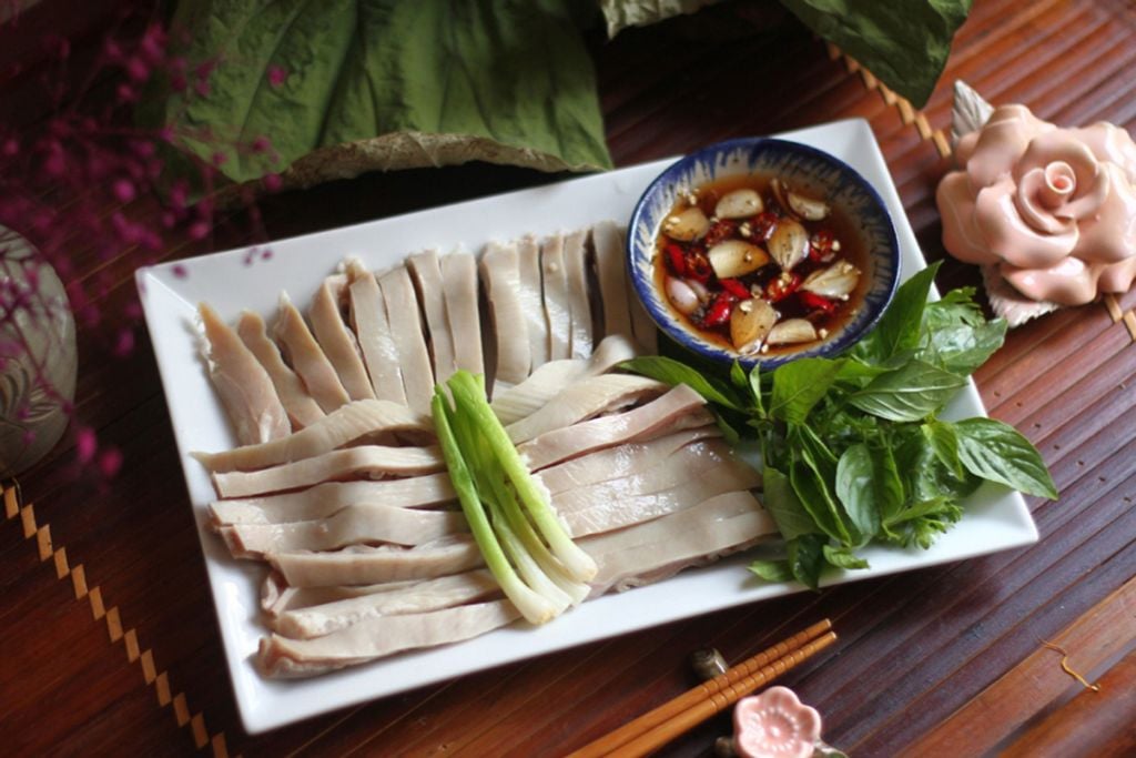 Bí quyết luộc dạ dày heo vừa trắng thơm vừa giòn sần sật