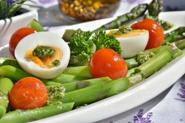 Trứng đầy dinh dưỡng nhưng bảo quản trong tủ lạnh theo cách này lợi bất cập hại, nhiều người vẫn quen làm