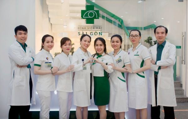 Đồng phục điều dưỡng bệnh viện Mắt - Đồng phục Hoa Tay