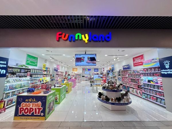 Funnyland Estella Place