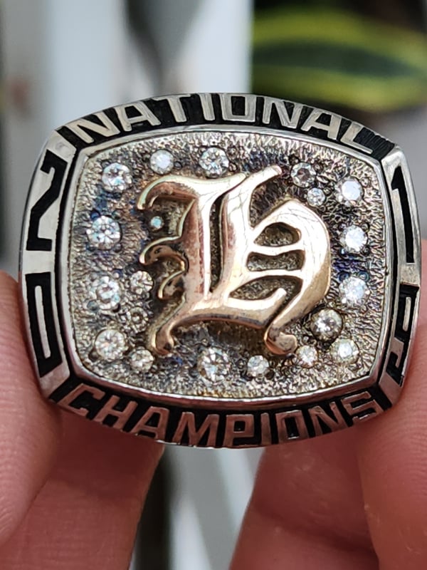nhẫn mỹ xưa national champions logo vàng 10k xoàn thiên nhiên