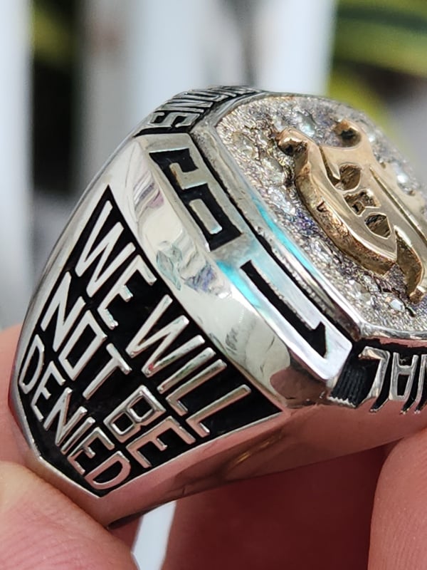 nhẫn mỹ xưa national champions logo vàng 10k xoàn thiên nhiên