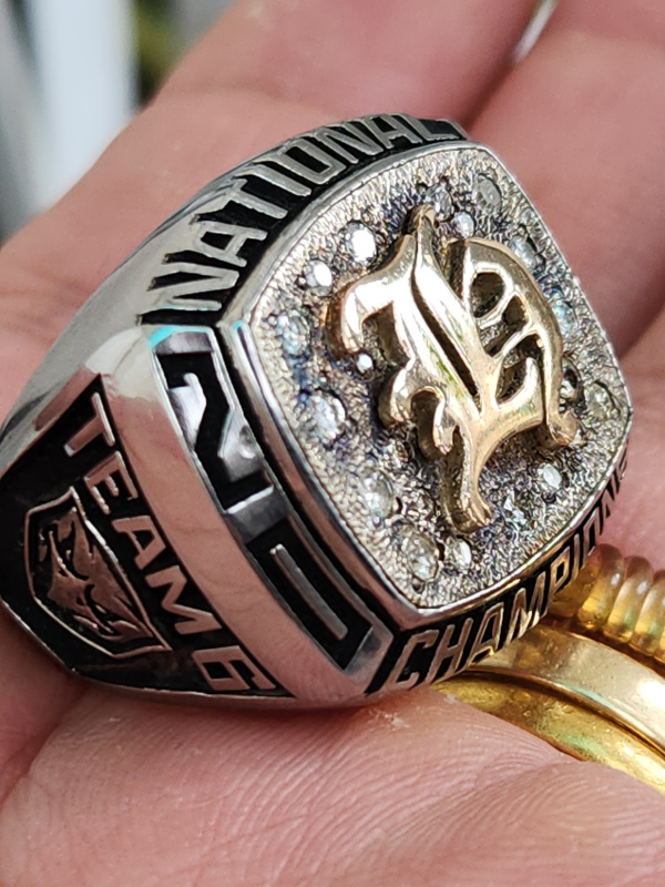 nhẫn mỹ xưa national champions logo vàng 10k xoàn thiên nhiên