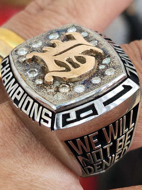 nhẫn mỹ xưa national champions logo vàng 10k xoàn thiên nhiên