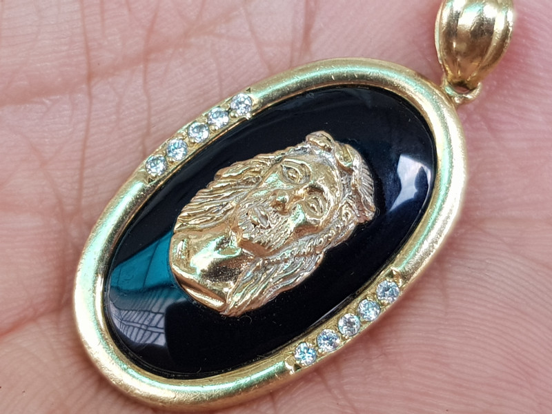 mặt dây chuyền công giáo chúa jesu vàng 10k đá đen diamond