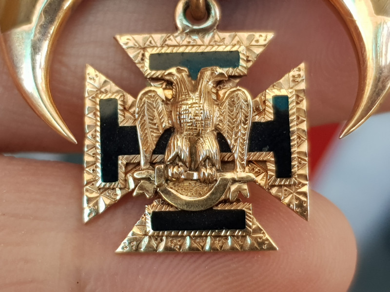 mặt dây chuyền dấu ấn thánh masonic pharaon vàng 12k