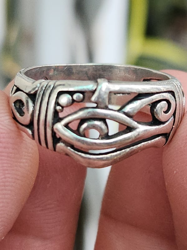 nhẫn mỹ bạc xưa cho nam đẹp đính biểu tượng