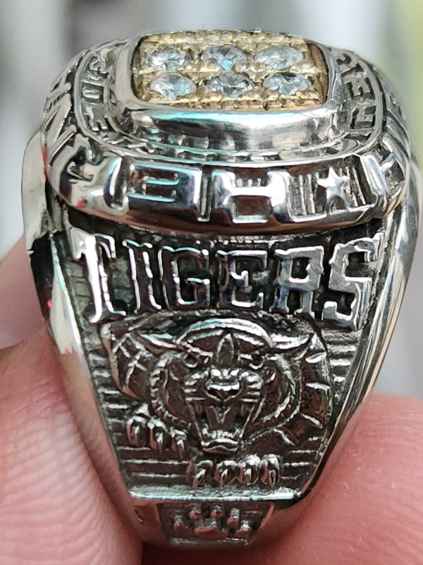 nhẫn mỹ xưa hãng HJ ULT đính kim cương thiên nhiên