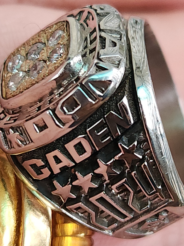 nhẫn mỹ xưa hãng HJ ULT đính kim cương thiên nhiên