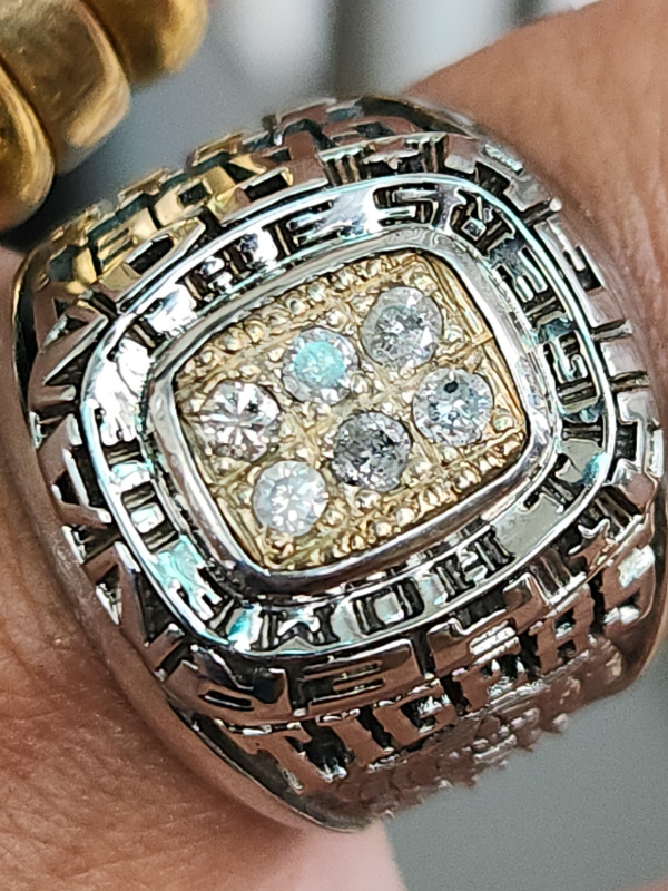 nhẫn mỹ xưa hãng HJ ULT đính kim cương thiên nhiên