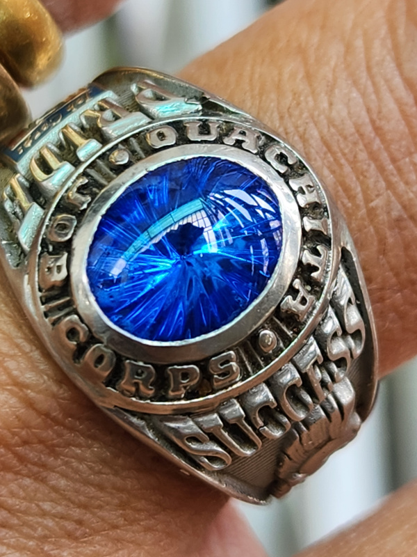 nhẫn mỹ xưa hột xanh biển tia màu Sapphire