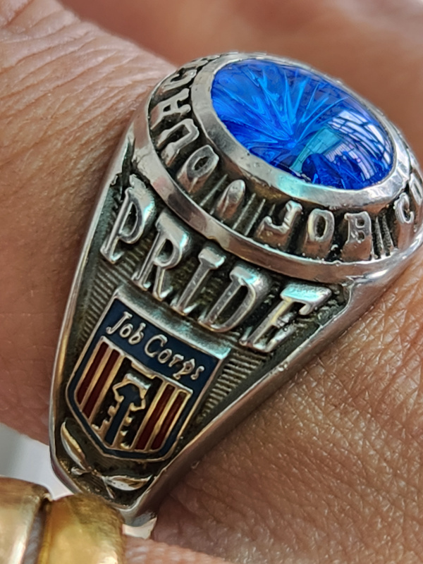 nhẫn mỹ xưa hột xanh biển tia màu Sapphire